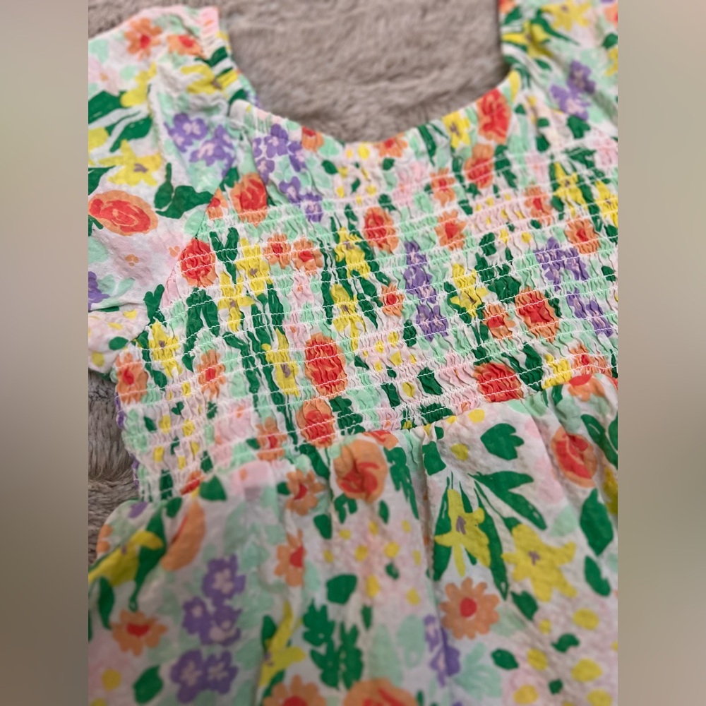 đĽ 2/$15!! Cat & Jack Girls Floral Smocked Peplum Top - Picture 3 of 5